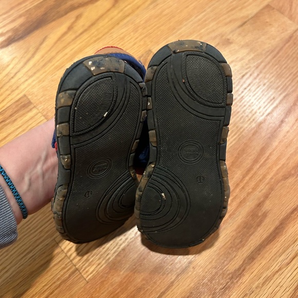 Sandals - Picture 7 of 8